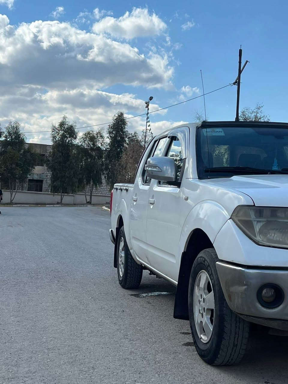 پێش هەمو شتێک سلاوی خوای گەورەلە هەمو لایەک نیسان نەڤارا مۆدێل٢٠٠٩ سەیارەکە کامل بۆیاخ کراوە بۆ جوانی  کارەبای کامل بەشەرت سەیارەکە مەکینەی تەشفید کراوە بەشەرتی ١٠ فیتەر  گێرو مەکینەو ئەکسل تەبریدی ساردو گەرم بەشەرت ٤ جام کارە بایە تازە پێشی داگیراوە  تونگو تۆلە  سەیارەکە هیمالی دۆستە سعرەکەشی ٧٥ مەعامەلەیەکی برایانە حەزت لەسەیارەکە بو دەس نانیم بەروتەوە لەخزمەتانام  بۆزانیاری زیاتر پێوەنی بکەن *********** السليمانية, العراق
