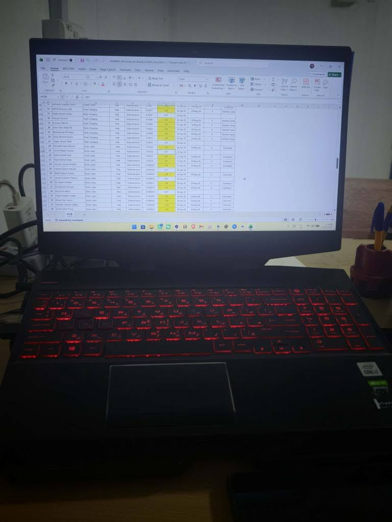 لابتوب للبيع 

HP Omen Geamning 
CPU. Core i7-10750H  
Ram. 40gb (32+8)  DDR4 
video. NVIDIA GeForce RTX 2070 super Max 8GB GDDR6
Monitor. 15.6” FHD , IPS, Anti-Glare, 144 Hz,
72% color gamut, and 500 nits
Hard.256 SSD M.2 NVMe
Ssd m.2 1TB +
 keyboard English Arabic
Keyboard RGB Backlit  and high-response
OS. Windows 11 Original
Black, Carbon Fiber Pattern
Battery بحاله ممتازة
VR Ready
speakers with Dolby Atmos for Gaming System
يفضل من البصرة ( لان شركات التوصيل تعبانه) الزبير, البصرة


**إذا كنت صاحب هذا الإعلان وتريد حذفه لأي سبب، رجاءا أرسل رسالة إلى الدعم الفني**