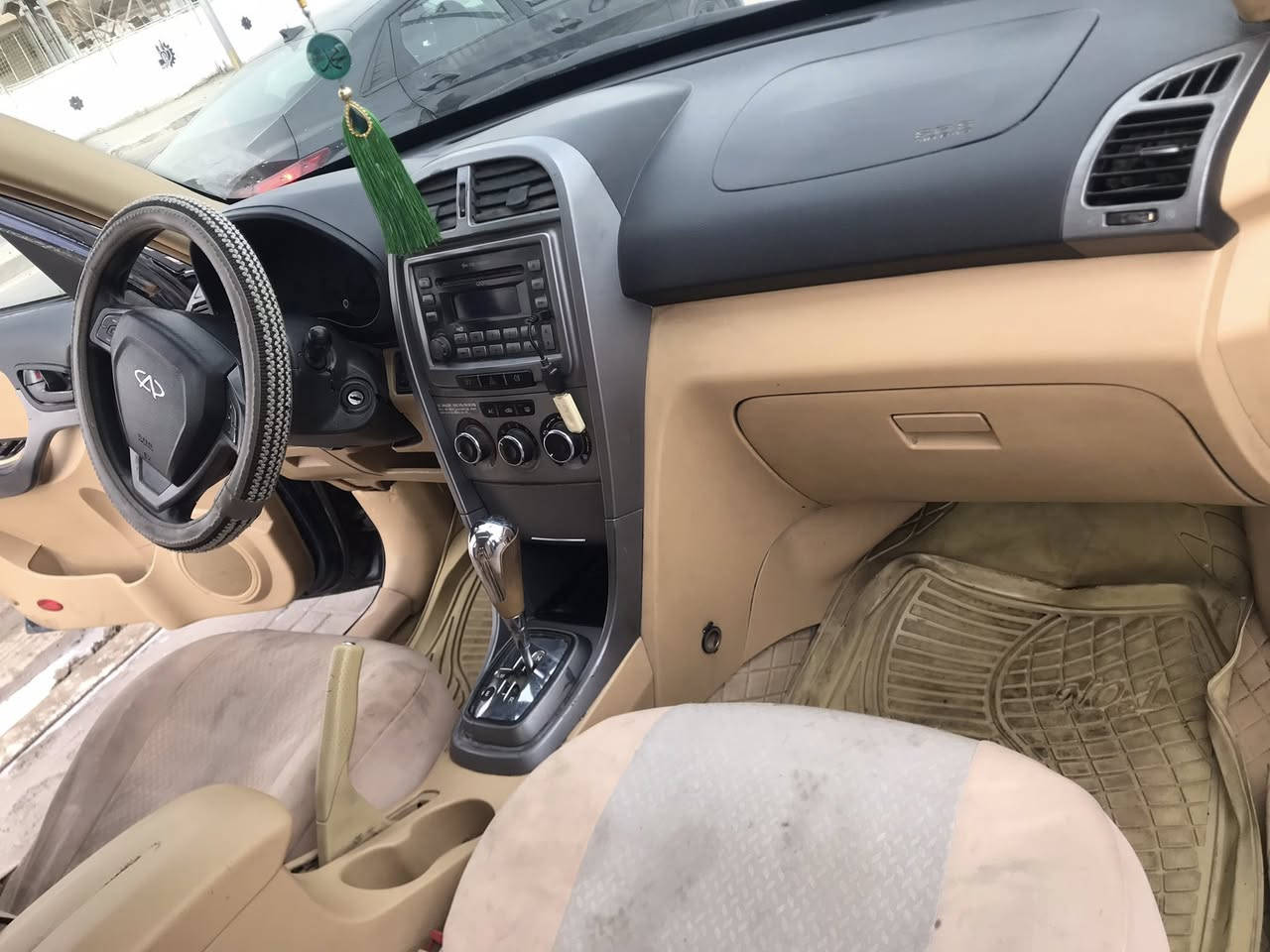 تيكو 13 رقم بصرة دولي سنويه لل29
سيارة نضيفه مال بيت كامله ماتوكفك 
كير ومكينة كفاله تبريد تدفئة
السيارة مصبوغه حزام بسبب الخياس
السعر55 وبيها مجال قليل 
مكانها بصرة
*********** شرط التحويل
