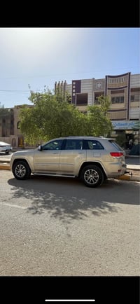 جراند شيروكي • موديل ٢٠١٤ • رقم قادسية