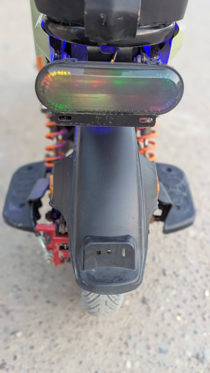 دراجه H900 نضافه 99 استخدام شهرين فقط ول بطاريات فول 32 تمشي 30 كيلو دراجه اكبر من R9 وسرعتها 99 ول سعر 500 وبيها مجال


**إذا كنت صاحب هذا الإعلان وتريد حذفه لأي سبب، رجاءا أرسل رسالة إلى الدعم الفني**