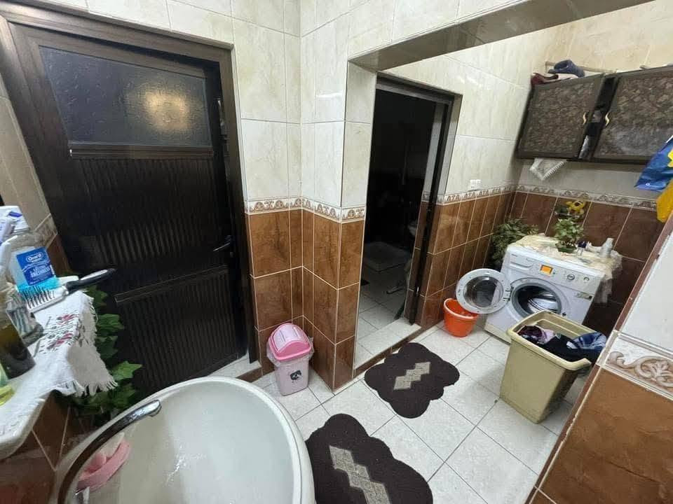 دار للبيع طابو صرف المساحة ٢٣٢م واجهة ١١/٥ طابق اول استقبال هول مطبخ حار وبارد غرف نوم صحيات طابق ثاني غرف نوم ٢ صحيات العنوان طريق بغداد خلف حلويات الاطلس للإستفسار الاتصال على الرقم *********** او خاص
