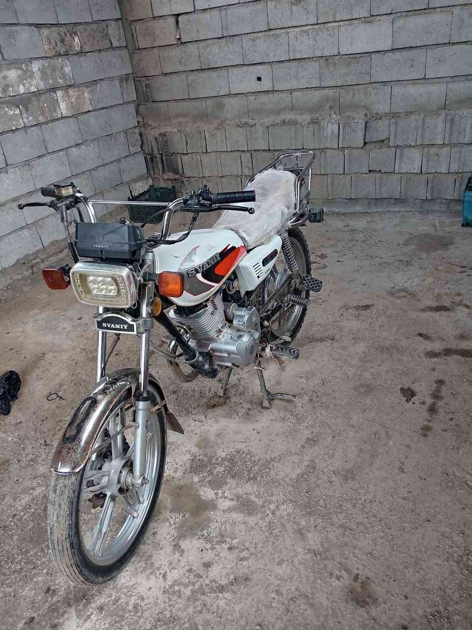 ماطور خمسه كير موديل 21محرك نضيف كهربائيات شغاله سلف شغال وياله انضاف السعر 400وبيه مجال مكاني الحويجه داخل لتصال ***********
