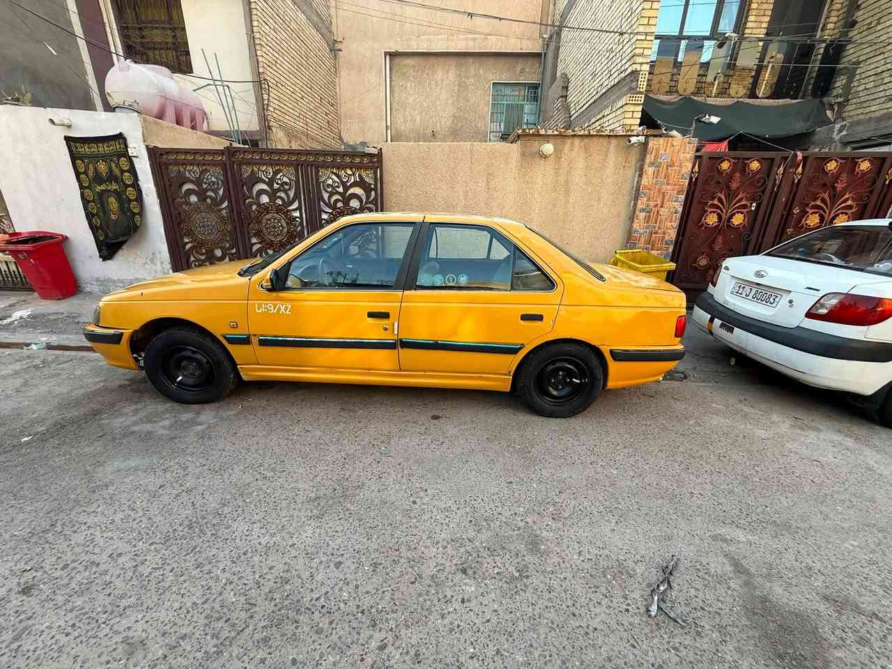 بيجو بارص ٢٠١٥
رقم بغداد دولي تحويل ثاني يوم
سنويه ل29
سياره حلوه جاهزه من كلشي كير مكينه مكفولات شرط تبريد منضومه كامله ثلج تخم تاير جديد دوشمه جديده كهربائياتها كلها شغاله 
كيج بانزين
كيج حماوه
كيج كيلومتر
نوزلات وفيت بم جديد
متصرف عليها شي 
مكاني بغداد البلديات رايدها ٣٧ وبيها مجال
***********

