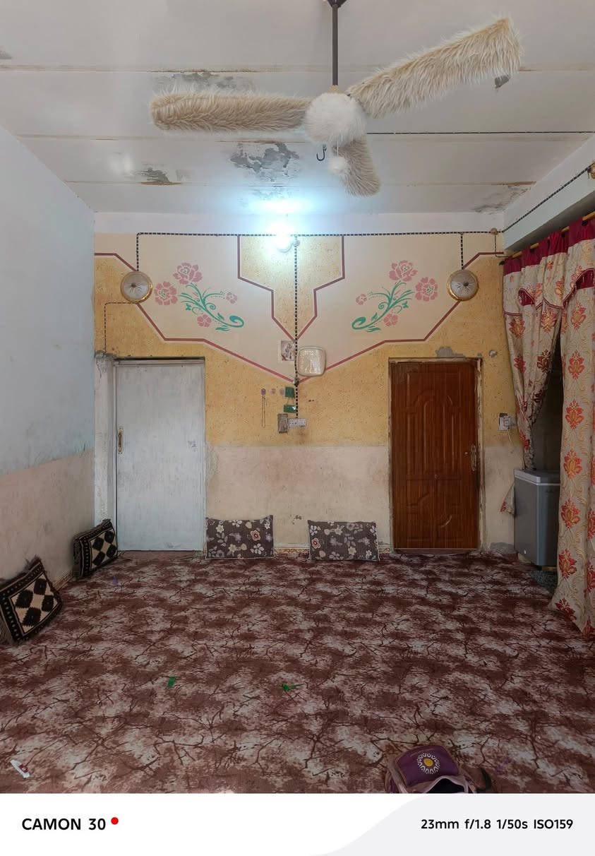 سلام عليكم بيت للبيع حي ملايين قرب محلات حسين ال جبر مساحة (420م ) مساحة البناء (٢٠٠م) بناء طابوك اعكاده (غرفتين - صاله - مطبخ - استقبال- وصحيات ) 
للاستفسار مراجعة مكتب عقارات الفنار مجاور مستشفى الخضر العام (***********)
