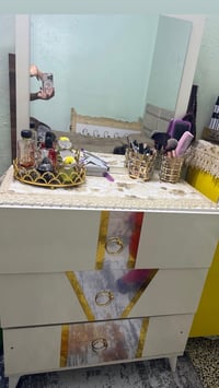 غرفة للبيع • ضرر بالجرباية • فيها مجال