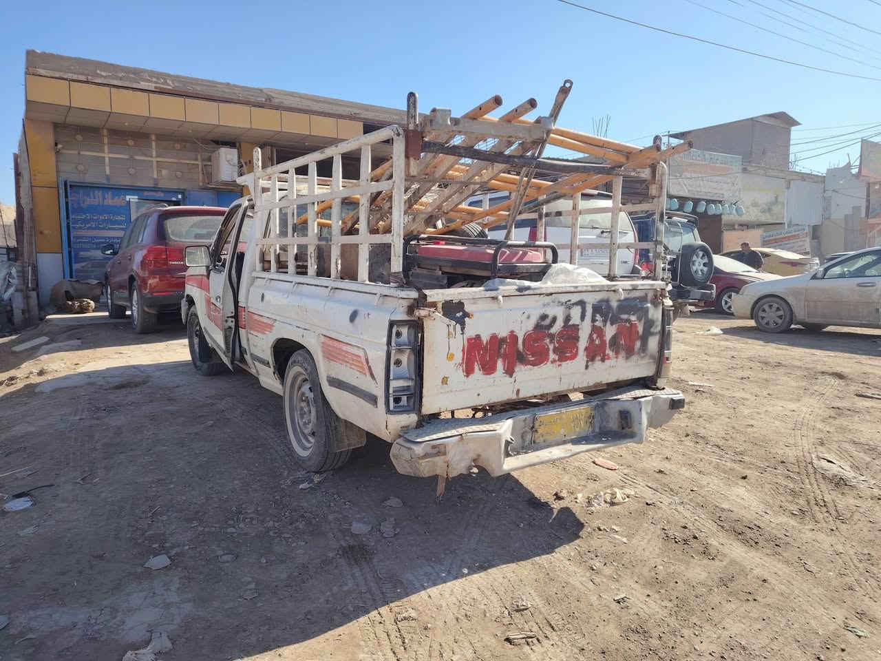 نيسان مديل ٨٩ لبيع بدون راعي يعني متوفي مكان حله مكينه وكير تيوته بخاخ رقم بغداد ١٥ ورقه ***********
