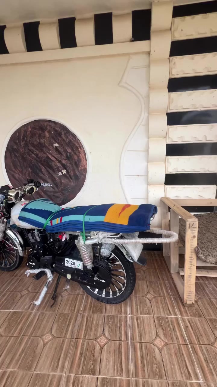 ماطور سيفان للبيع موديل 2025 كله شرط ماصار شهرين من  من شديته لل استفسار اتصل ع رقم ***********
