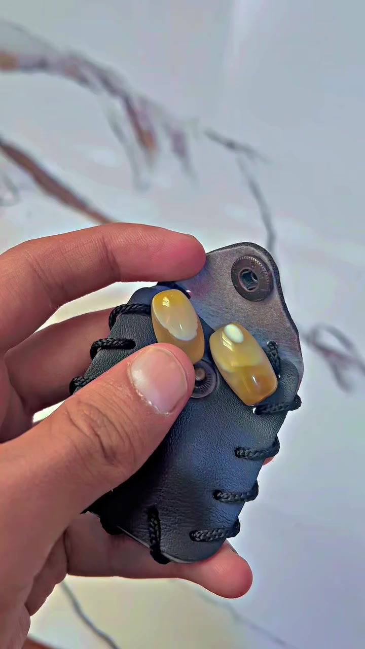 سليماني عطف جزع قديمات حيل مال مزامط للبيع السعر ١٠٠قفل 🔒للاستفسار ***********
