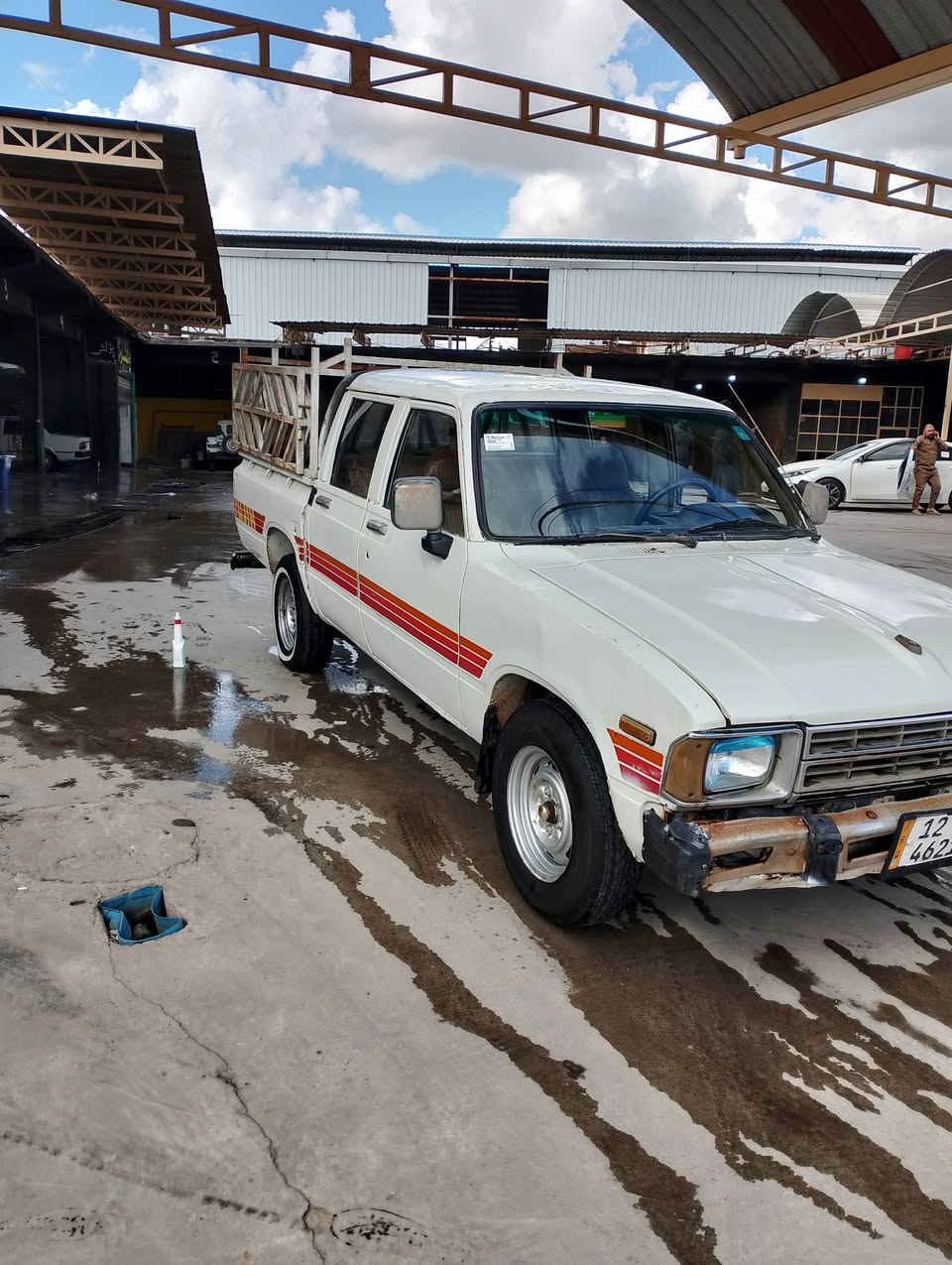 بيكم دبل قمارة موديل 83 رقم نينوى انكليزي سنوية لي 30 شرط التحويل كابون بانزين بيها  هزة جديدة كير محرك اكسن مابيهم شي السعر 35وبيها مجال الاستفسار على ***********/***********
