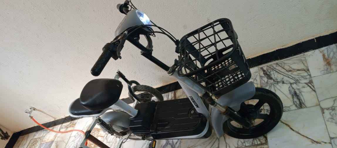 السلام عليكم دراجه شحن حجم ١٤ جديده شغاله بيه كسر بصيط بل كفر مال البطاريه بس الباقي كله شغال سعره ٢٥٠ بيه مجال حك الجيه مكان كربلاء توصيل ما عندي كربلاء, العراق


**إذا كنت صاحب هذا الإعلان وتريد حذفه لأي سبب، رجاءا أرسل رسالة إلى الدعم الفني**