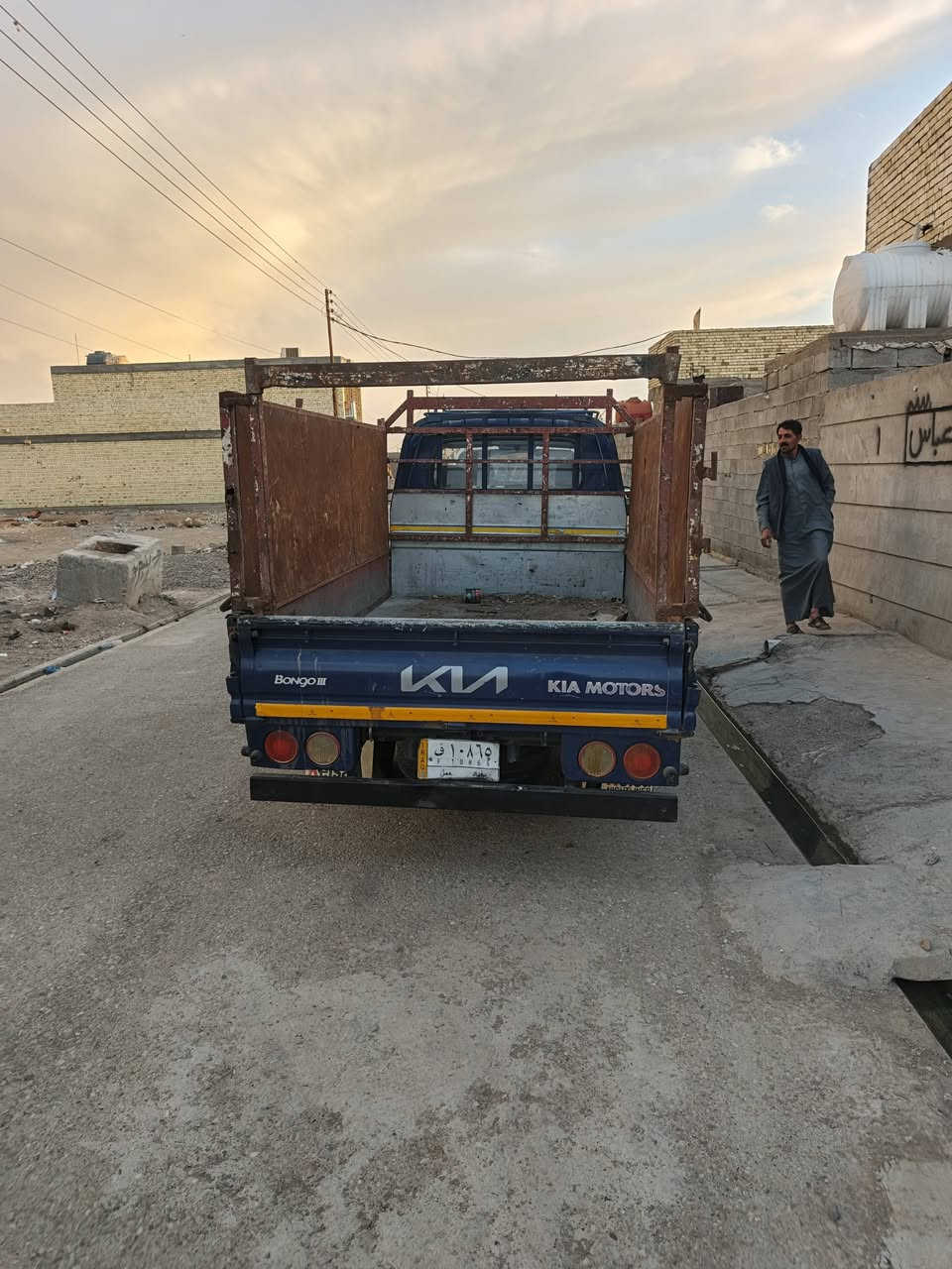 سلام عليكم سيارة للبيع موديل ٧ رقم بغداد السيارة خير من اللة مصبوغة للجمالة فقط عنواني بغداد السعر 85 و بيها مجال قليل رقم الهاتف *********** الشراي يتصل بي خير ويدلل
