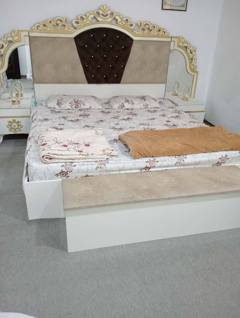 معاكم مندوبه ام رحمه/غرفه ملكيه سعرها 500قفل شوراو كركوك ***********
