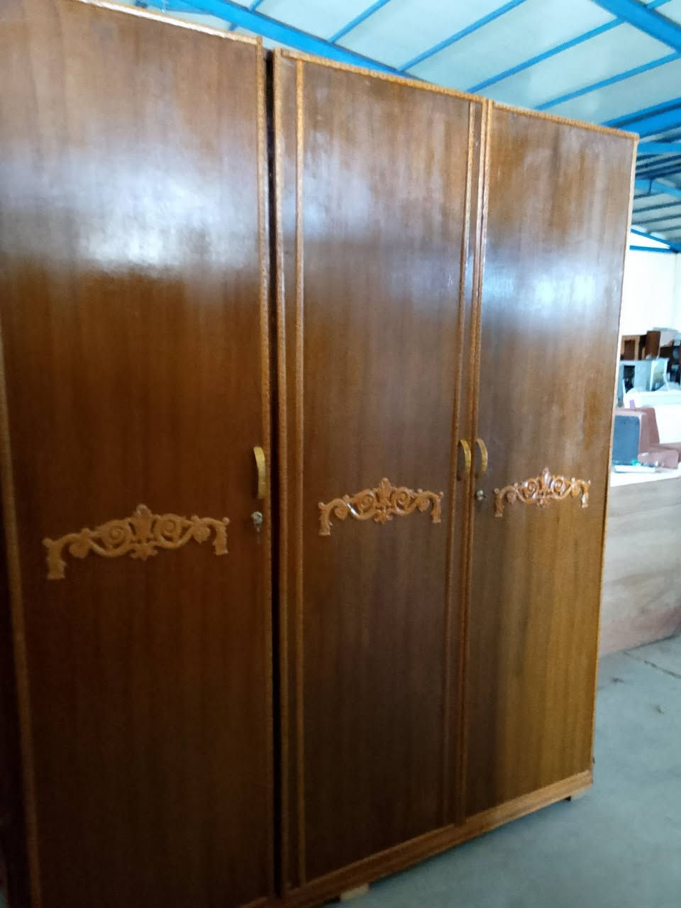 السلام عليكم كناتير البيع كلمن وسعره الشراي ينتصل ***********المكان هبهب
