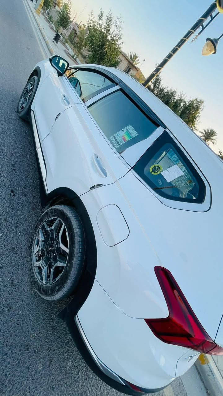 سنتافي 2024 ( خـليـجـي ) مكفوله كفاله عامة من كلشي 
ماشية  22 الف كيلو متر حقيقي
 فول مواصفات عدا البنرام
 مواصفاتها  :
 خليجي 
 الموديل 2024
 سعة المحرك 6V  3.5L
 مرتبط بناقل حركة أوتو 8 نمر
 كير بيانو
 عدد AIR BAG 2
 حساسات أمامية 
 حساسات خلفية
 لايت زينون + LED
 كشافات 
 ويل كب 20 
 قبضات أبواب من الألمنيوم
 مفتاح التشغيل بصمة
 تشغيل عن بعد 
 فتح الصندوق كهرباء
 شاشة Apple Car play
 كاميرا دوارة
 حركة المقاعد الأمامية كهرباء
 تتسع المقصورة ل 7 ركاب
 مثبت السرعة Cruise
 المودات والأوامر الصوتية
 أوضاع القيادة  Drive Mode
 فحص أنظمة السيارة 
 حساسات ضغط اطارات 
 شفتات مقود
 تبريد شاشة
 3 قطع تبريد
 هاند بريك بصمة 
 ا ABS 
ا Auto Hold    أوتو هولد
 نظام مانع الانزلاق
 نظام نزول منحدرات
 إشارة بالمري
 رادارات جانبية
 شحن وايرلس
رقم صاحب السيارة ومكانها بسامره
***********.

السعررر 305 ورقه بيها مجال شي  بسيط
-----
