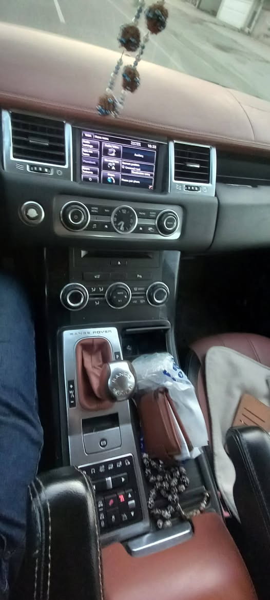 رانج للبيع جديده موديل ٢٠١٣ رقم بغداد دولي السعر ١٣٠ وبيها مجال مراوس يرهم حسب القناعة ***********
***********
