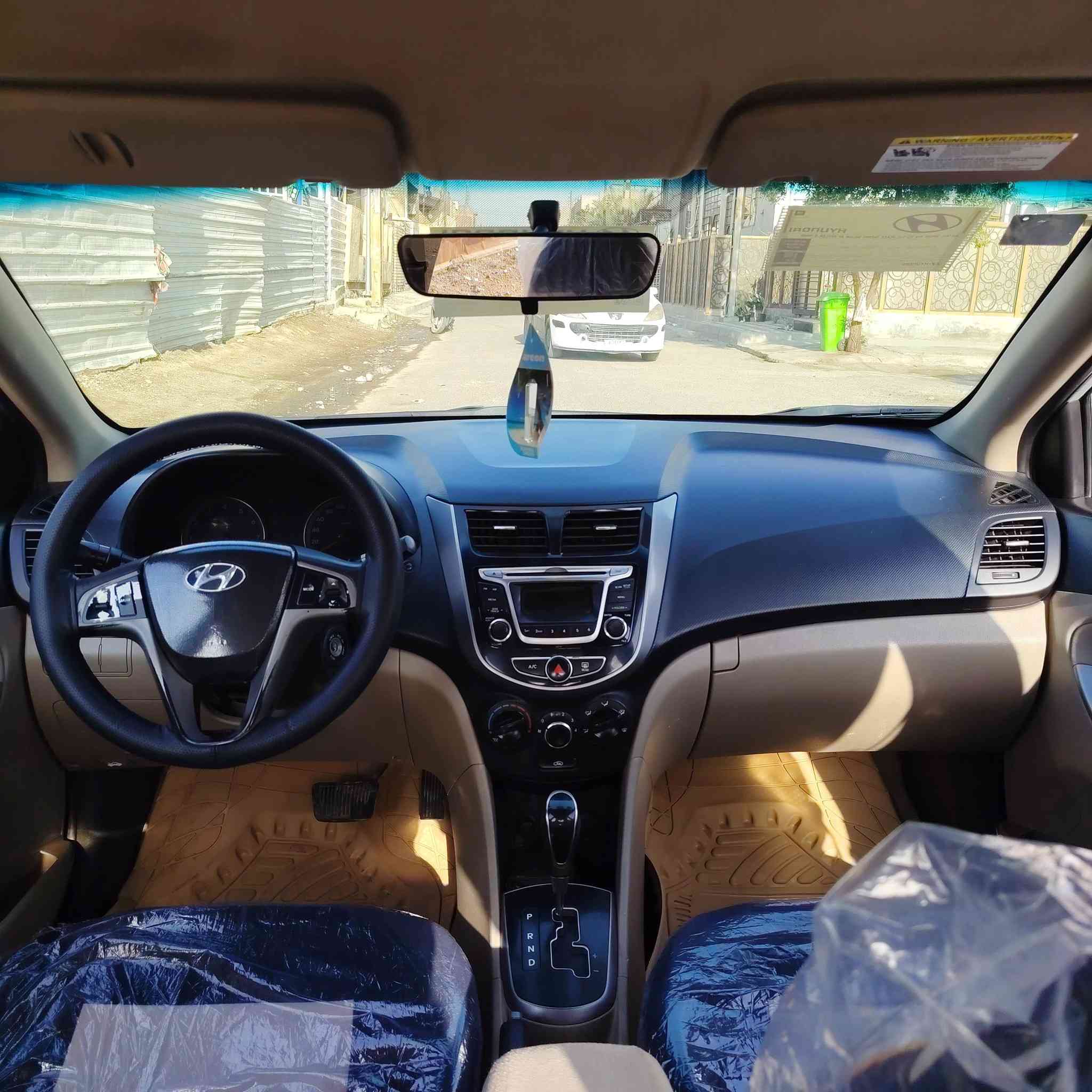 سلام عليكم اكسنت مديل 2016
خليجي شركه عامه بسمي سنوية لغايه 2031
ماشيه 130الف مكينه دوش 1400 شرط ممفتوحه دهن كله اصلي و بانزين محسن امدوشمه جديده استخدم شخصي
تبريد شغال تدفئه شغال سويجات اثنين 
بيهة صبغ احزم بدون دواخل بدون تبديل
عنواني بغداد الامين السعر 79$

***********
