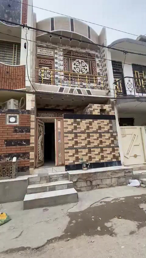 السلام عليكم    سعر جداً مناسب  65 مليون فقط 
دار للبيـــــــــــــــــــع 
مساحه 50م طابقين حي الامام علي 
مقابل مستشفى الكفيل طابو سند 25 اقرار محكمه 
***********
