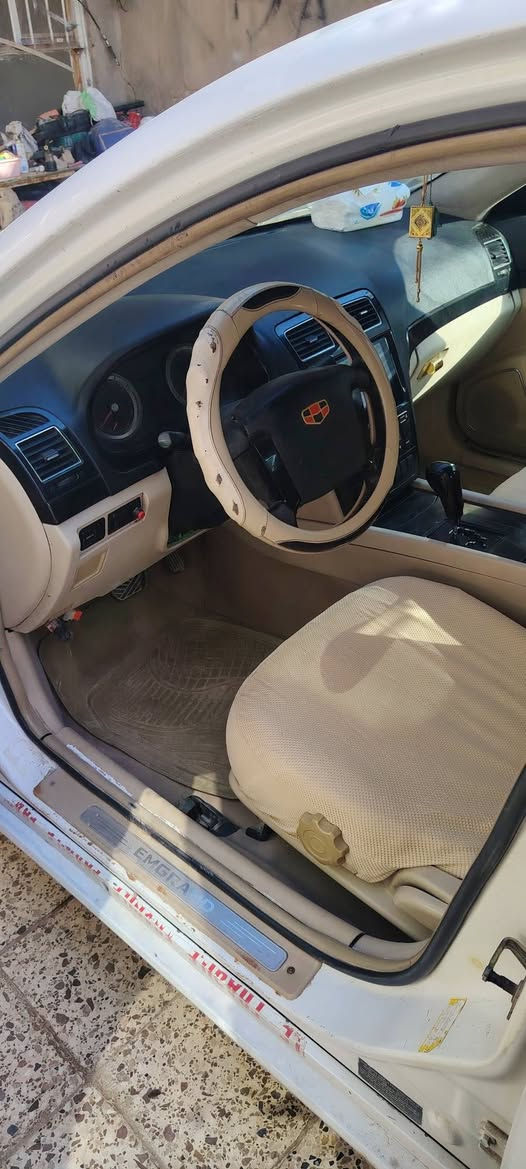 السلام عليكم سياره ام كراند الحجم الكبير c8 مديل 2012 رقم نجف انكليزي سنويه لغاية ٢٠٣١ بأسمي مدار ثاني يوم مكاني ديوانية السياره لا ضربه ولا تبديل فقط خياسات باسفل الأبواب مصلحه ومصبوغه و بيها حالوب  مكينه وكير مكفولات تبريد جاهزه السياره السعر ٥٥ وهذا رقمي
***********
***********
