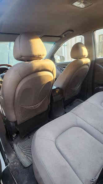 توسان وراد خليجي موديل 2013
بيه صبغات مكفوله من العيب الشرعي 
مكينه ٢٤٠٠
تبريد ثلج
جاهزه مال جناي 
السعر 98$
الاتصال ***********
