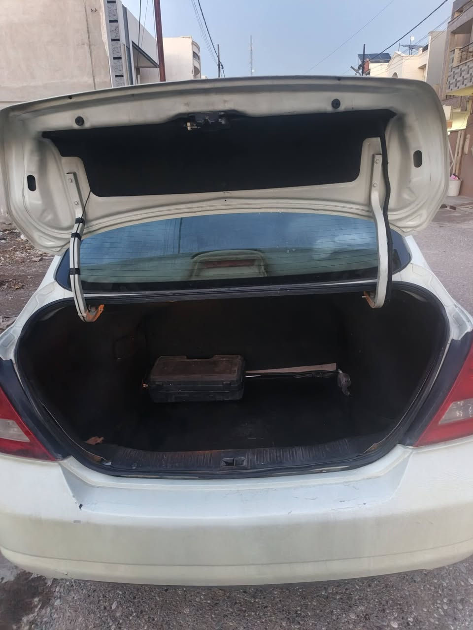 نيسان تيدا موديل ٢٠٠٧ بيها كابون المكان موصل جانب الايسر للتواصل واتس اب ***********
