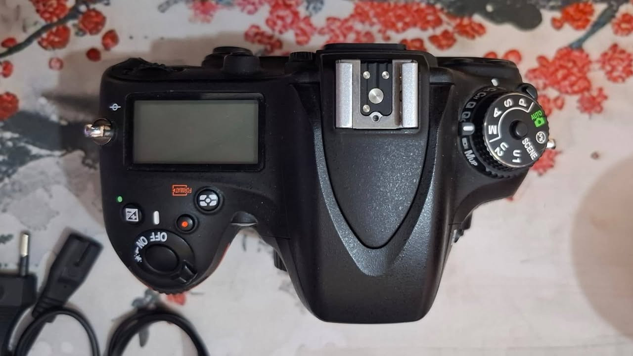 كامرا نيكون 610D فول فريم نضافة 99%
السعر 600 الف 
وعدسة 24-120mm
السعر 650 الف
المجموع 1.250.000
وبيها مجال 
الملحقات 
جنطة 
حزام 
بطاريتين 
شاحنه خارجية 
رام 32
للاستفسار 
***********
