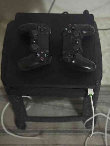 البيع بلي 4 سلم السعر 175  ‭0773 626 4678‬
