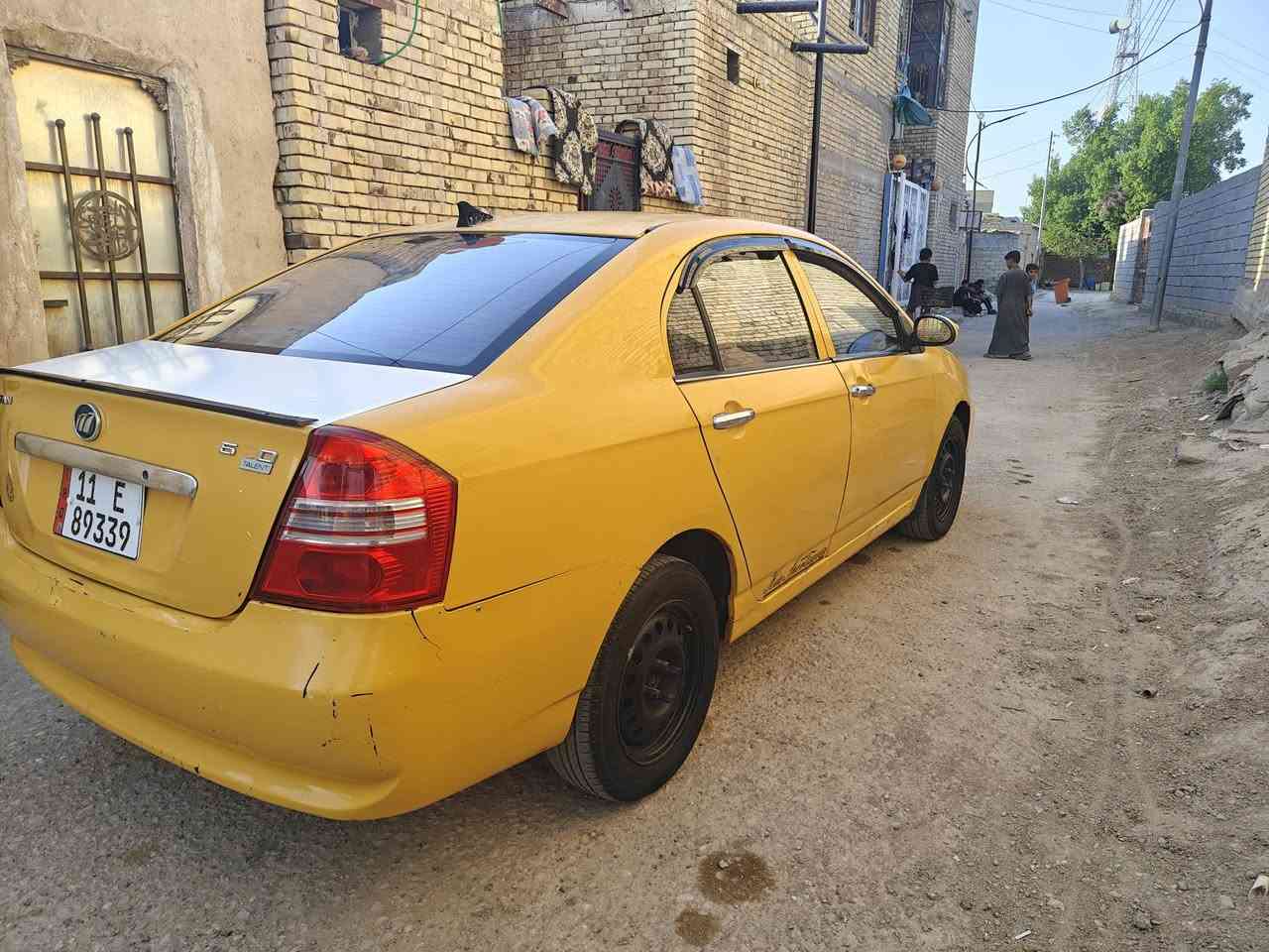 السلام عليكم ليفان للبيع مديل ٢٠١٣ سياره محور كورله كير اوتماتيك دخلها نضيف كشرها حلو رقم جديد خط وبحث 
مكان السياره ناصريه للاتصال ***********
