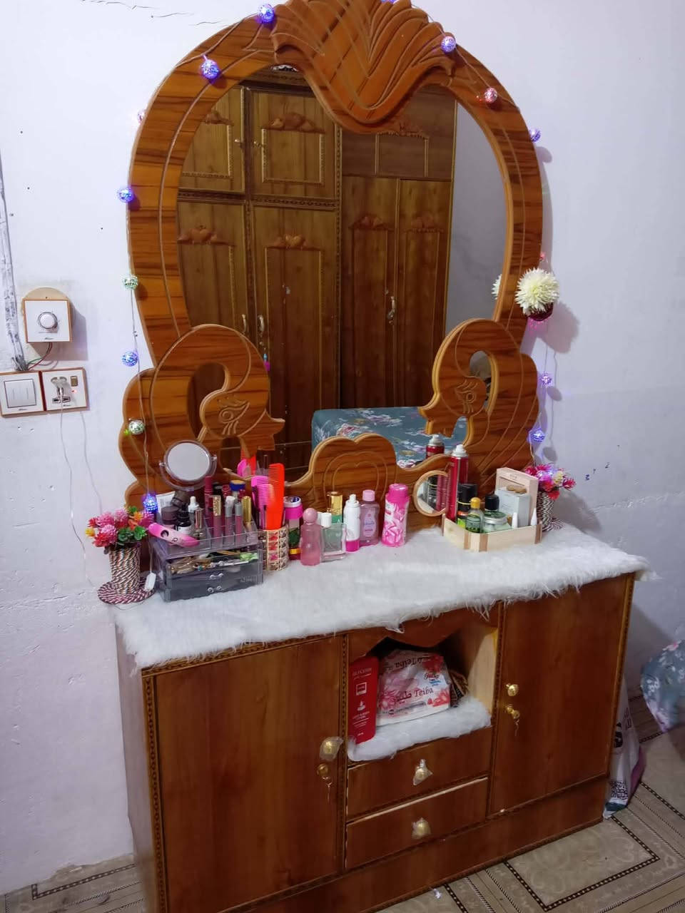 غرفه خشاب عراقيه صار شهرين اخذتها جديده السعر 850 وبيها مجال  المكان النجف ناحيه الرضويه  اتصال***********
