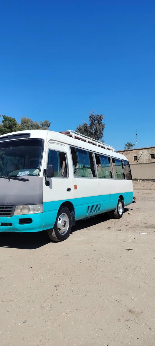 السلام عليكم كوستر للبيع صيني مكينه وكير جمره تبريد سياره جاهزه ويل ناصي تخم تاير رقم الماني سنويه ل ٢٠٢٨ مكان حله سعره*********** شراي يتصل
