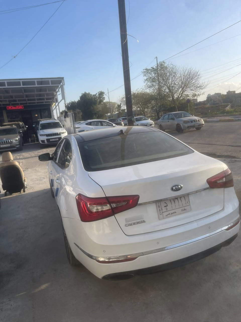السلام عليكم كيا كادنزا  2014  مكينه 6 سلندر Vip سياره  
فتحتين 
بنورما 
قطعتين تبريد 
مري شفط 
لدات داخليه 
ستيرن كهربائي 
برده عدد٣ سلايت بلادي 
حساسات خلفيه 
حساسات اماميه 
كشن كهربائي 
تدفئه تبريد بل كشنات 
اشاره ترحيب 
اشاير 
ك
سايد بريك بصمه
سنويه جديده 
هزه جديده
رقم جديد  
تحويل وكاله 
السعر 118
العنوان المنصور دور السود ***********
