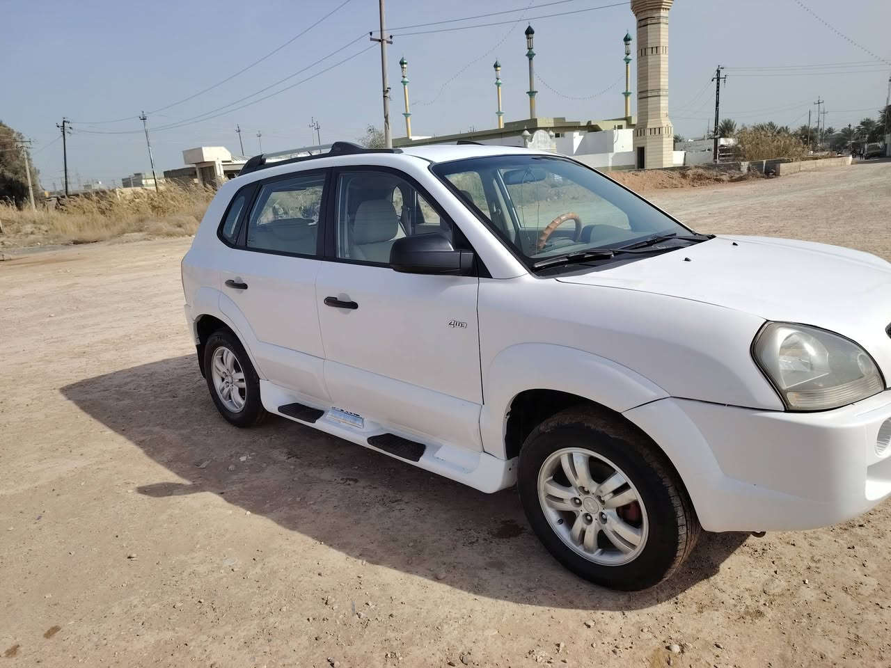 السلام عليكم توسان مديل ٢٠٠٨ خليجي مكينة ٢٠٠٠ بلاد نضيفة بغداد بيهه ٣ قطع صبغ بدون دواخل السعر ١٠٠ وبيهه مجال مكان ديالى بعقوبة اتصل ***********
