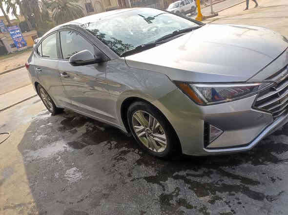 النترا مديل 20 بأسمي ماشية 38الف كيلو
حادثها بنيد فقط مبدل.
مكينة 2000 نص فوول 
صار بيها شخط عندي بالجاملغ الخلفي وسويته 
رايدها 144$
مكاني بغداد الغزالية
***********
