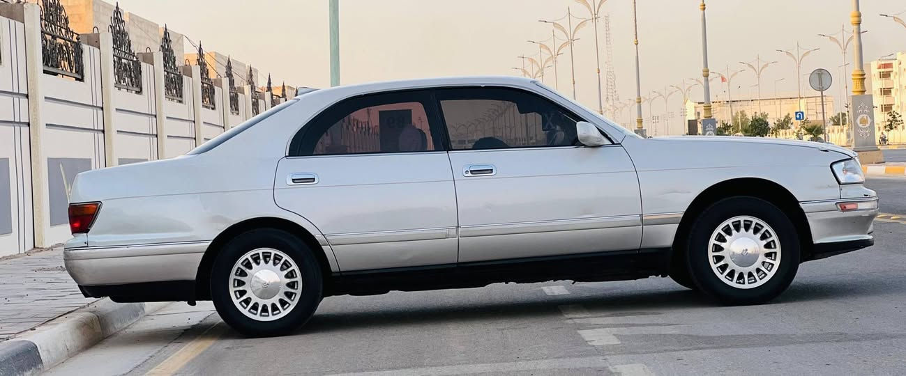 السلام عليكم بطه منفصل للبيع موديل 1995 رقم انبار سنويه 2030 كير ومكينه 2500 السياره كفاله عامه من الكصه ونقل جثه ولعيب شرعي ولصوليات والخياس والضربه السياره جاهزه مجهزه من حداديه تخم تاير كهربائيات تبريد غرفه جديده مدوشمه ثلاجه خلفيه العنوان كربلاء السعر 59  وبيها مجال للشراي للاستفسار على الرقم ***********
