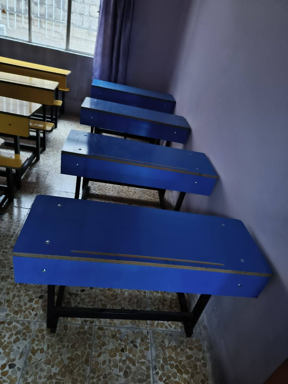 رحلات جداد للبيع كلش مرتبين وحلوين
انا ابيعهم كلهم شلع 

٣٠ رحله مختلفة الأحجام والألوان و١٦ كرسي جامعي يصير الروضات والمعاهد والدورات على ٤٠ كل قطعه قفل قفل 

سبب البيع المعهد راح يتحول روضه وحضانه 

قفل سعر نهائي وخشب ثقيل كلش


**إذا كنت صاحب هذا الإعلان وتريد حذفه لأي سبب، رجاءا أرسل رسالة إلى الدعم الفني**