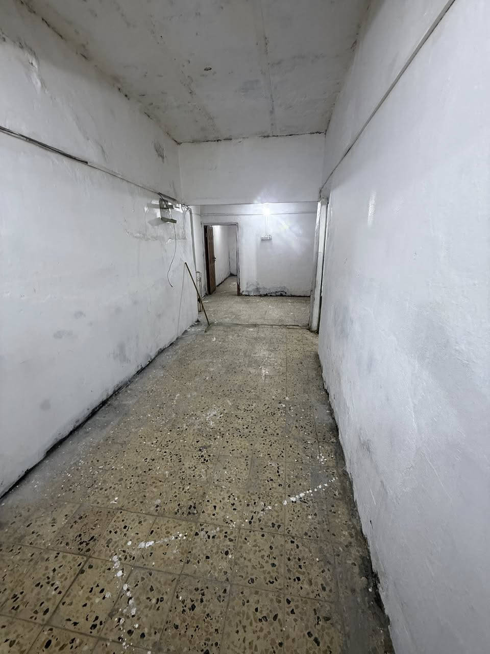 بيت للايجار في جمعيه اسكان الموانئ يحتوي 4غرف وصاله وديوانيه ومطبخ ومشتملات وطارمه السعر 500 الف شامل الماء والكهرباء
واتس ***********
