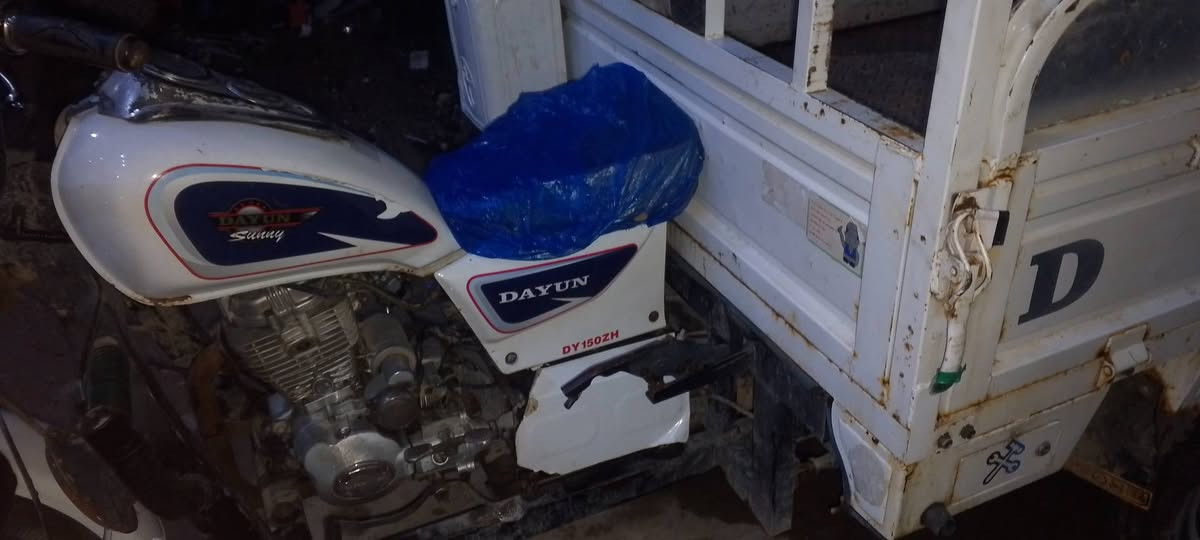 سلام عليكم ستوتي موديل 22 اوراق كامله مفتوح المكان الغراف ستوته جاهزيه نقرت لي كويرو بدلات بقياس بيزنزار قليل اوراق كامله وراعيها يمي ما مرقمه اوراق سعر اثنين وبيها مجال مليونين وبيها مجال المكان الغراف وهذا رقمي‏‪***********‬‏
