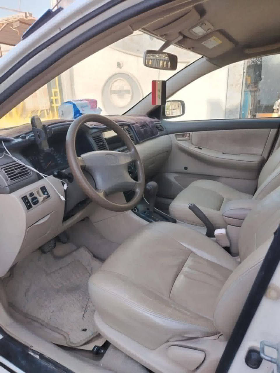 سياره كورولا 2006 للبيع سياره حادثها شاملق لك وربع من البنيد سياره شاشه كاميرا تحكم  تحكم مري السعر 80 بها مجال ***********
