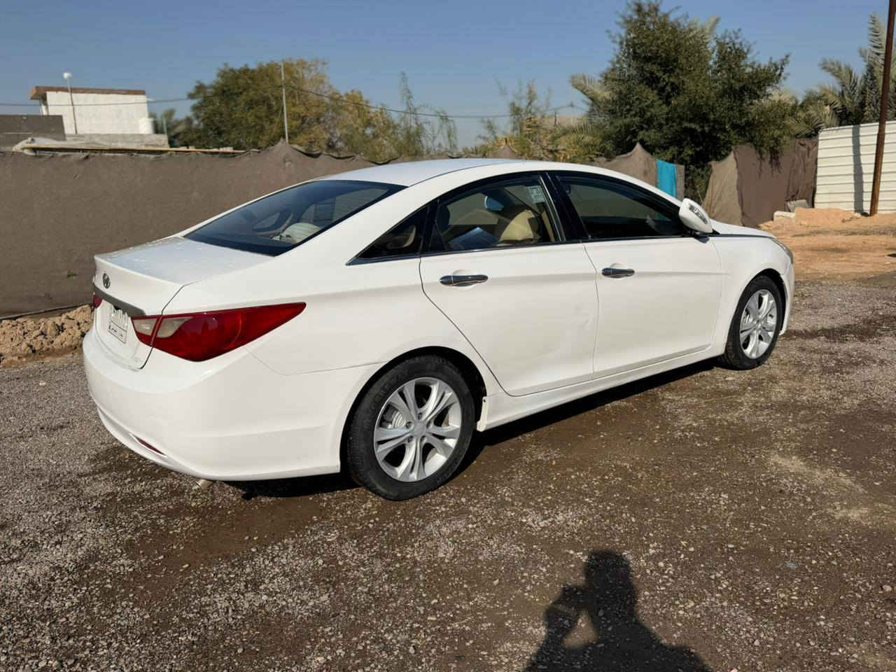 السلام عليكم 
للبيع هونداي سوناتا 2012 خليجي رقم بغداد تحويل مباشر 
محرك 2400 دوش تبريد قطعتين شفتات ستيرن مري شفط فول تحكم ستيرن حساس خلفي 4 دسك اشاير بالمري داخل لونين 
السيارة مكفوله من الحادث شرط 
بيها فقط صبغ رش 4 قطع بدون اي ضربه بدون اي دواخل السيارة جاهزه من كلشي
السعر 109 بيها مجال 
العنوان بابل الحله منطقة الفندية 
للاستفسار 
***********
***********
