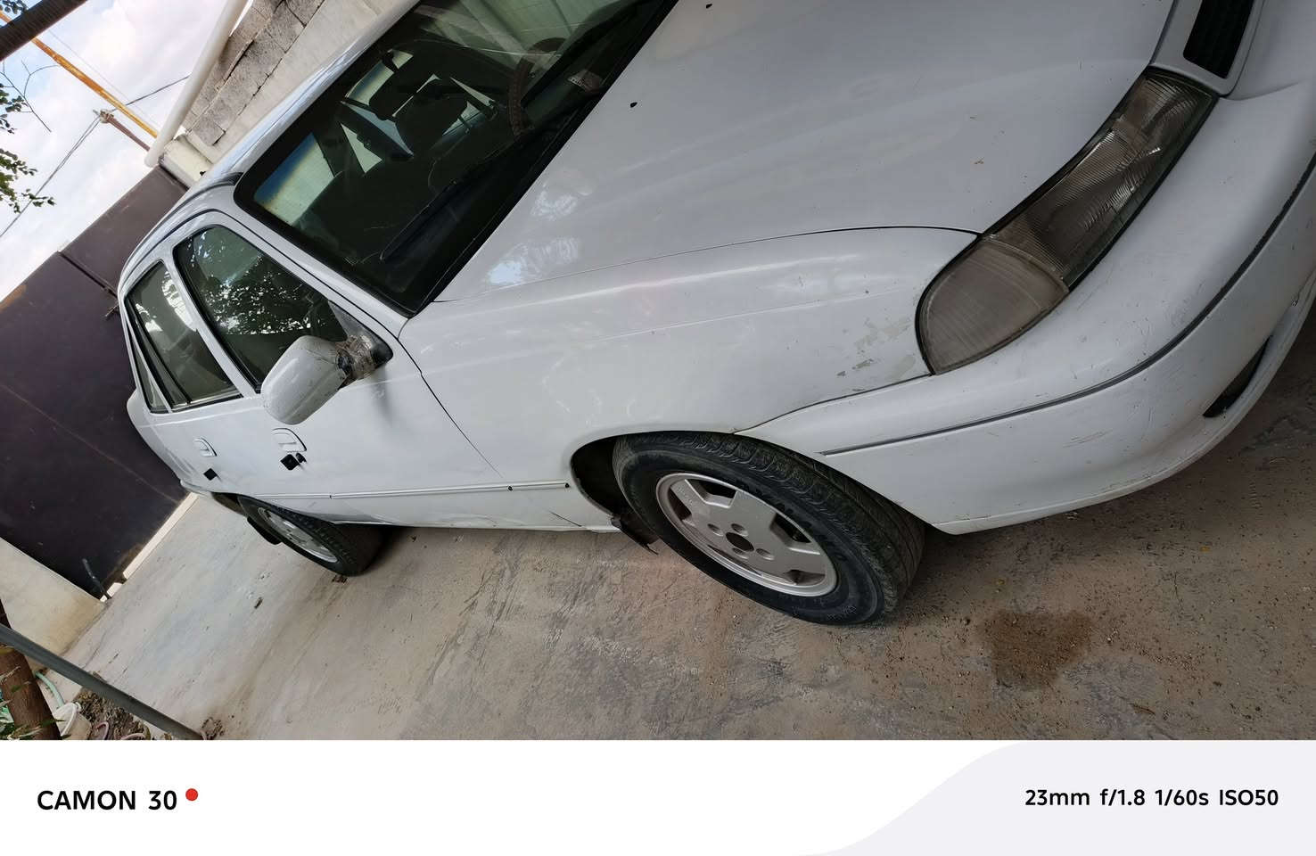 السىلام عليكم سلو للبيع  السيارة بلاديه  مكان السيارة بغداد المدائن  السعر 32وبيها مجاال ***********
