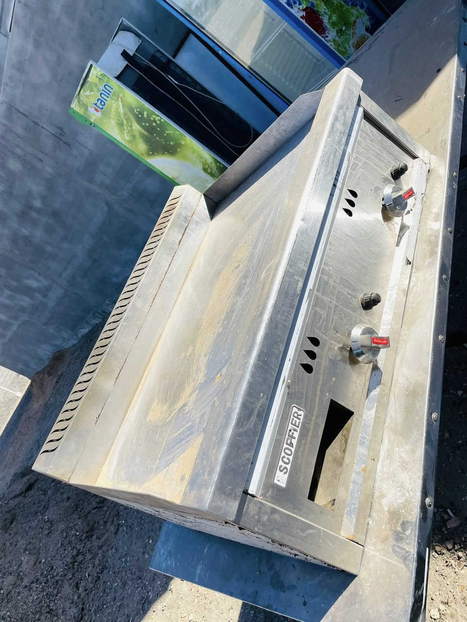 اغراض مطعم للبيع العنوان الرمادي كلها شغاله ونضيفه شرط اتصل على الرقم ***********  واتساب
*********** اتصال 
*********** اتصال
