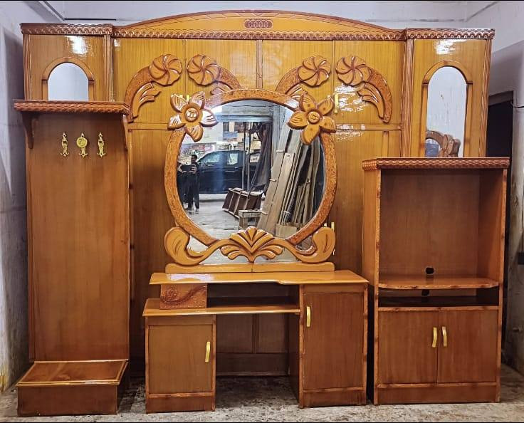 غرفه نوم ام السته طابقين داخل صاج نظيفه مع ميز بلازمه هديه عنوانه كوت حي الجهاد شارع النجارين نجارة ومعرض الحجامي الاتصال او مراسلة الصفحه سعره مع الشد والنقل علينه داخل الكوت ***********
