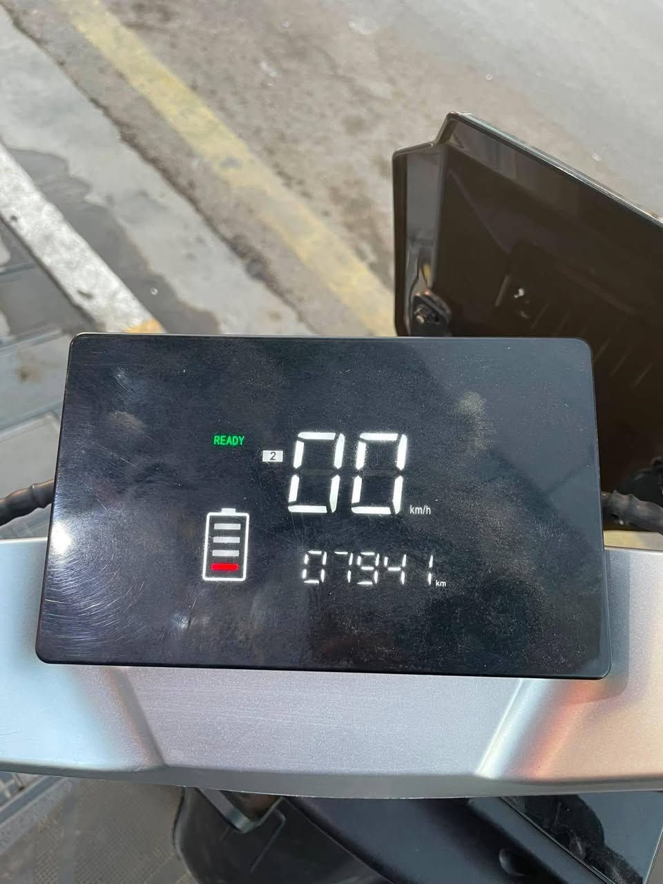 دراجه شحن مستخدمه ٣ اشهر
مثل ما موضح ماشيه ٨ الف
نضيفه كلش سبب البيع السفر
تجي وتشوفها بعينك وحته تاخذها فحص ماعندي مشكله
سعرها ٩٠٠ وبيهه مجال بسيط
للتواصل رقم خط لو واتساب ***********
