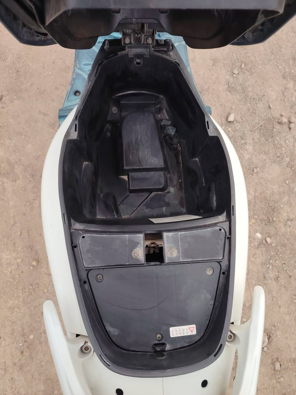 السلام عليكم دراجه كامكو V2 بوليسي رمبه برغي ما فتوح بيه الكفرات بعدهن على كبس الشركه   محرك 150  نوزل دراجه جاهزه على اخر حبه الباتري بعده مال شركة كامكو تايرات هم شركه مكاني الناصريه المركز السعر 850
***********
