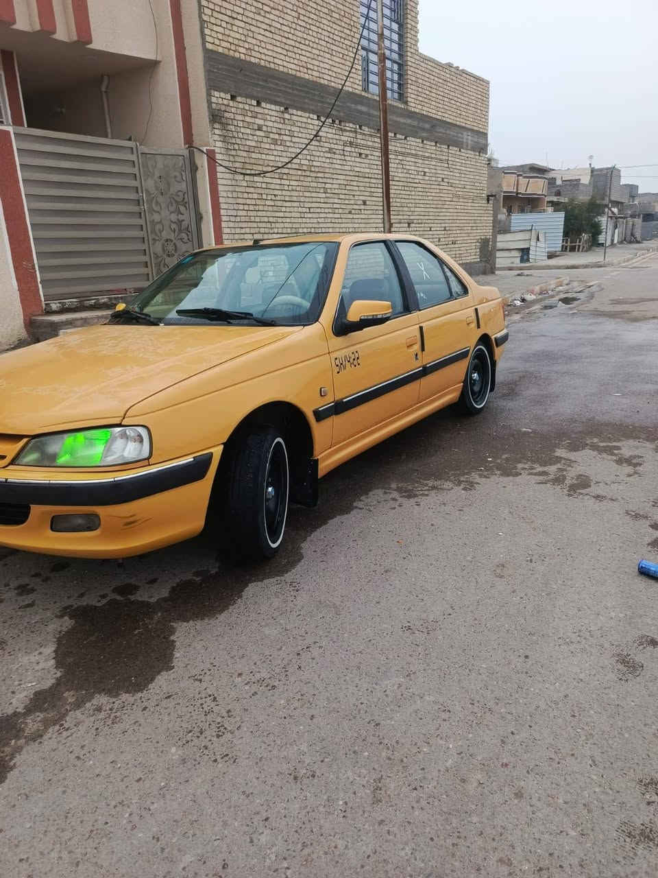 السلام عليكم بيجو بارص موديل 15 باسمي تحويل ثاني يوم مصفره هيئه وغرامات سياره بيها باب والجاملغ الي وره سايق وبيها خيط تبخير بدايه سياره خير من الله واحله من الصور مكانها محموديه السعر 45 وبيها مجال للشراي ***********
