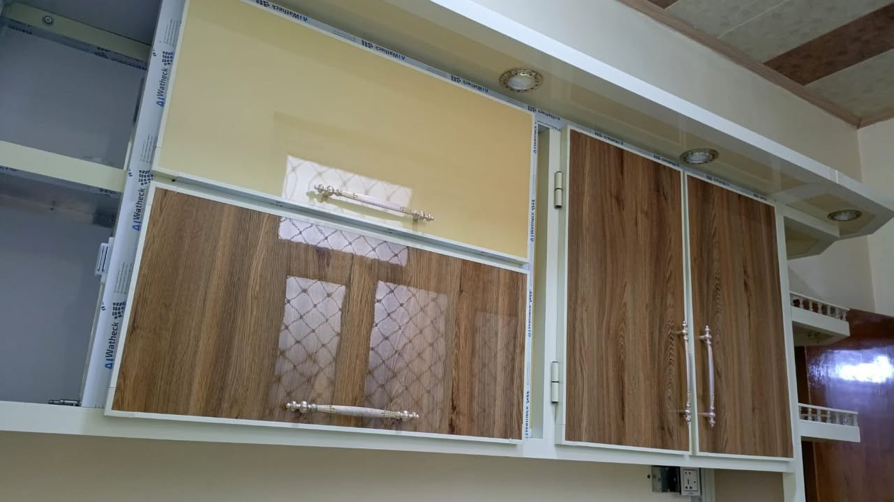 كاونتر مستخدم قليل ونظيف
وبسعر مناسب الطول 3امتار 
***********
