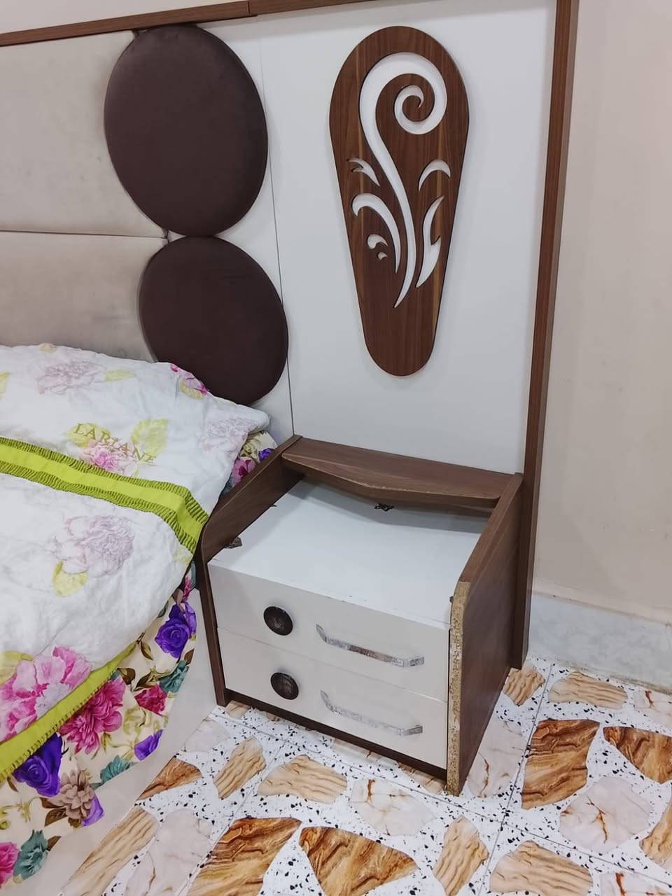 غرفه نوم ٨قطع شويه يرادله ترتيب مثل ما واضح بالصوره مو تجي وتكول بيه كسر شي. هاي الموجود السعر. ٣٢٥ الف بي مجال


**إذا كنت صاحب هذا الإعلان وتريد حذفه لأي سبب، رجاءا أرسل رسالة إلى الدعم الفني**
