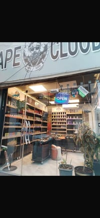 محل للبيع في المنصور  محل ركن 07762413663