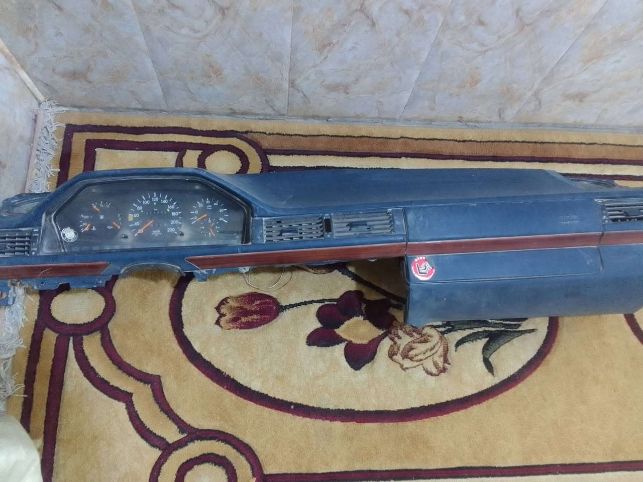 سلام عليكم غراض دب البيع الكيجات الواحد 50الف نضاف كلش مال حويا الفرس 15الف الدشبول  مل بيبيه شبح 60الف ***********
