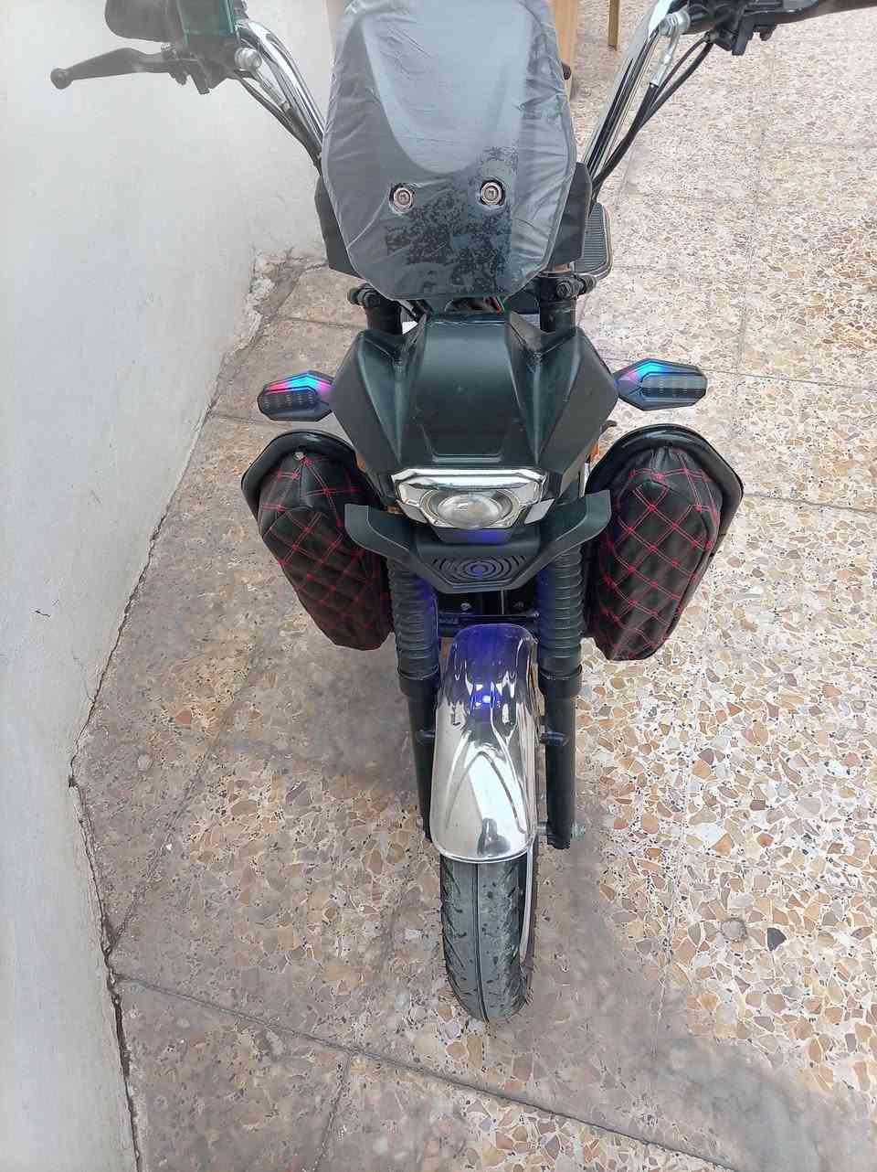 السلام عليكم متاح ماطور شحن للبيع موديل 2023 مابي اي نقص البطاريات على الفحص السعر ٤٠٠ وبيه مجال العنوان هيت الجبل قرب شركه صدى الناعور ***********
